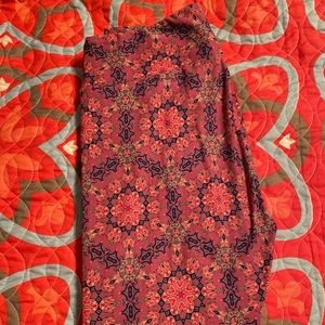Lularoe Pink Abstract Tall & Curvy Leggings